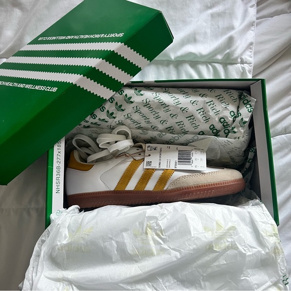 SOLD | Adidas Sambas US 5 | Sporty and Rich Collab - Picture 4 of 8